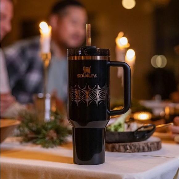 Stanley 40oz Quencher in Black Gloss Deco! - Picture 2 of 4